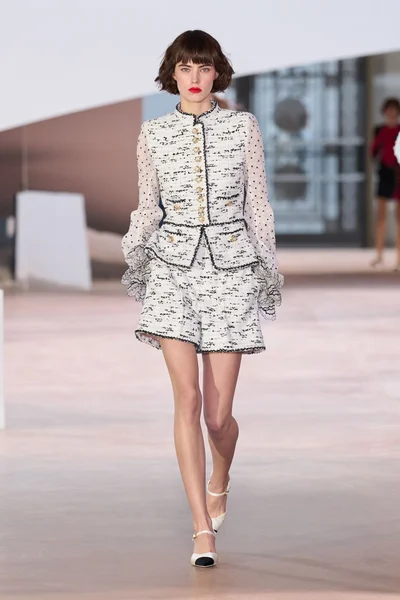 Look 34